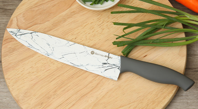 “How to Sharpen a Knife in 3 Easy Steps Using Newspaper”