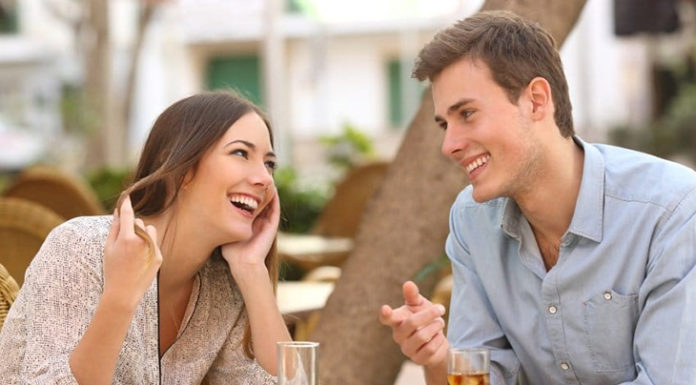 Capturing Someone’s Heart Through Eye Contact: Tips on How to Do It