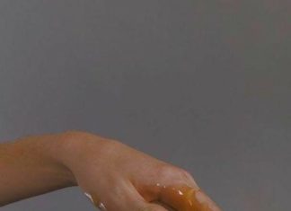 Honey combined with these 6 ingredients will give you a baby-smooth skin