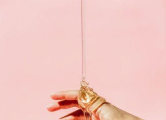 10 Honey Masks for Cleansing, Nourishing, and Restoring Your Skin