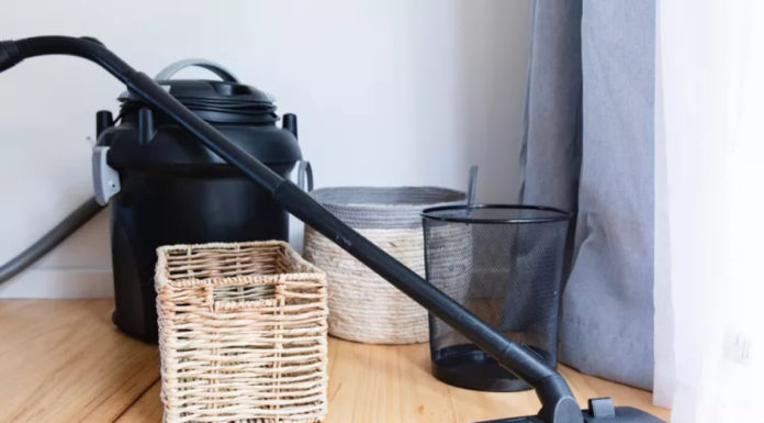 “Easy Cleaning Hacks to Refresh Your Room in 15 Minutes”