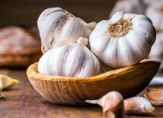 Surprising Outcome: Wife throws a clove of garlic into the toilet, husband plans to scold her but then experiences an unexpected turn of events