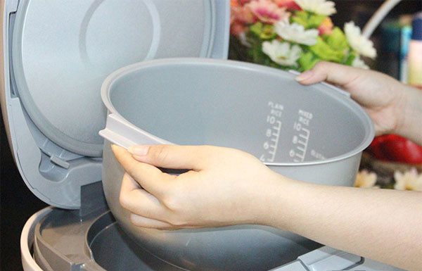 This simple trick will make your white rice fluffy and delicious