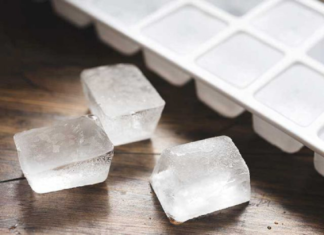 Quick tips for making ice cubes freeze faster and saving electricity