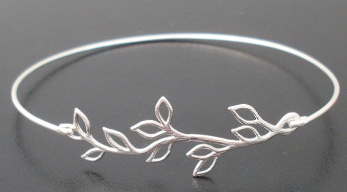 How to Make Jewelry Sparkle Like It’s Brand New