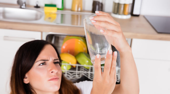 Cleaning Tips for Sparkling and Odor-Free Glassware