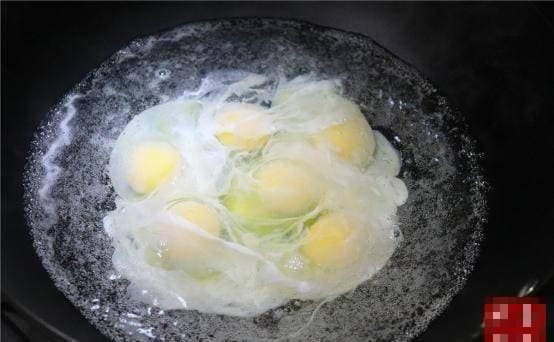 Don’t throw eggs into cold water: Learn a trick to boil eggs that are super delicious and packed with nutrients.