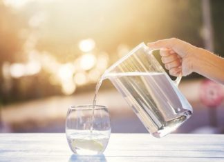 Tips on Moisturizing Dry Chapped Lips in an Air-Conditioned Room