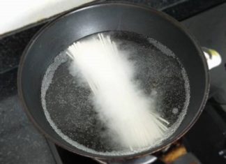 No more sticking noodles with these 4 simple tricks