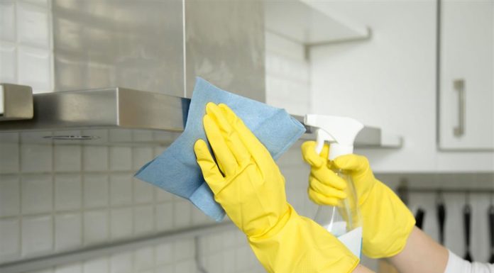 Pocket these handy tips for keeping stainless steel kitchen appliances clean and shiny