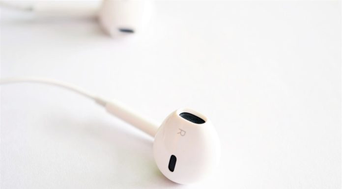 5 Tips for Speedy Cleaning of Your Phone Earphones and Headphones