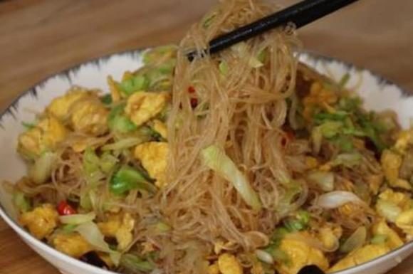 The Perfect Way to Stir-fry Rice Noodles: Don’t Just Stir-fry, Take an Extra Step for Fluffy and Fragrant Noodles