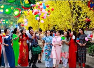 Things to do on the second day of Tet holiday