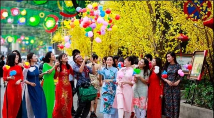 Things to do on the second day of Tet holiday