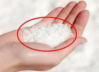 The clever trick of placing a bowl of salt in the bathroom: A fantastic hack everyone wants to learn