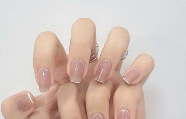 Simple yet elegant nail designs to give your nails a fresh look this Tet holiday