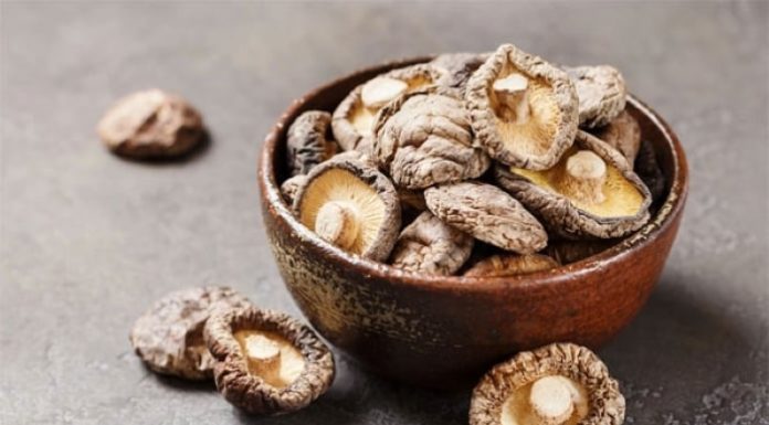 How to rehydrate dried shiitake mushrooms in just 2 minutes, for plump and juicy results