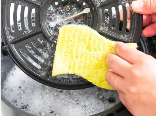Simple steps to clean an air fryer