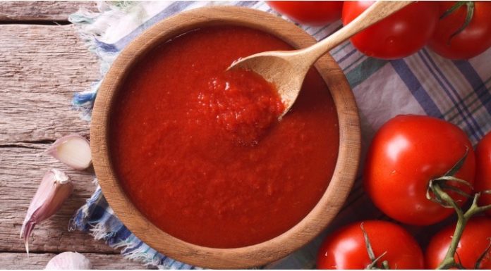 Assessing the Benefits and Drawbacks of Buying vs. Creating Tomato Sauce
