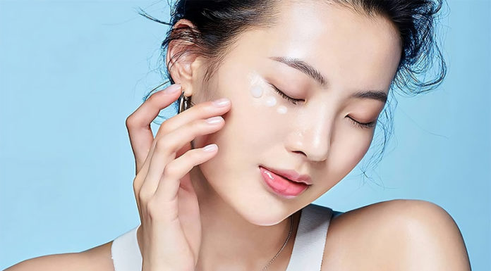 How to Reduce Eye Bags and Dark Circles: Advice From Experts