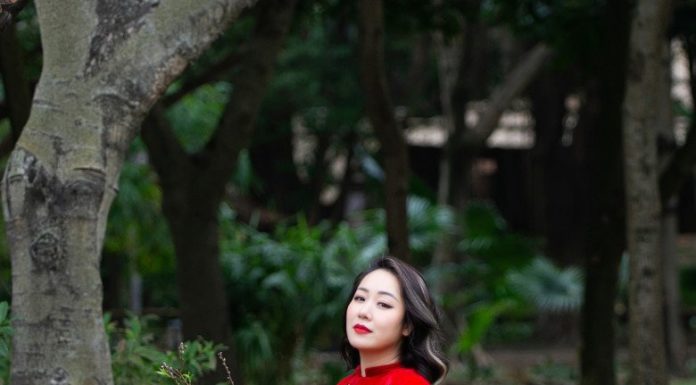 The Modern Maiden: Ngô Phuong Lan Stuns in a Contemporary Twist on the Áo Dài