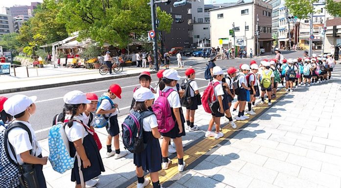 Learning Tips for Parents: 12 Japanese Techniques to Use with Your Children