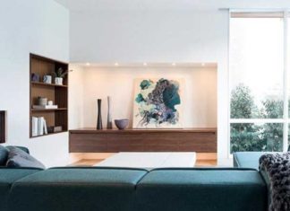 De-cluttering Your Living Room: Creative Storage Tips