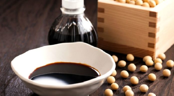 Examining the Contrasts Between Soy Sauce and Oyster Sauce
