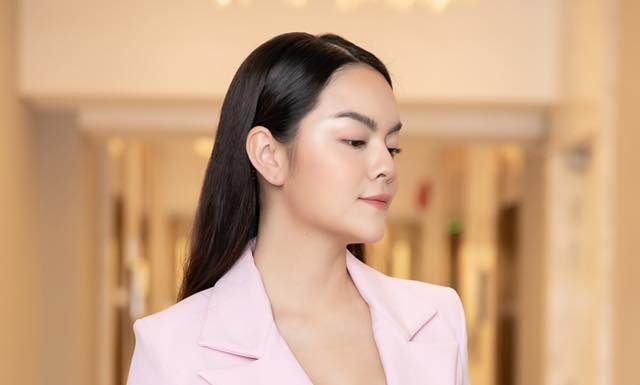 Pham Quynh Anh masterfully “turns mountains into molehills” at the age of 40 with these amazing tricks