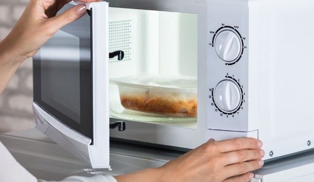 Food: Should you close or leave the lid open while microwaving? Turns out, many people have been doing it wrong all along.