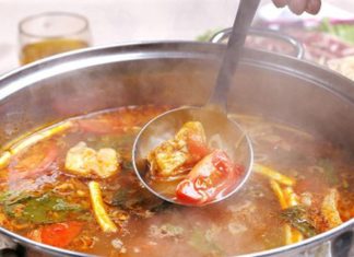 Netizens Discover Easy Way to Prevent Burnt Hands During Hotpot Cooking!