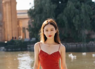 5 Stylish Accessories to Pair with a Dress for a Chic and Elegant Lunar New Year Look