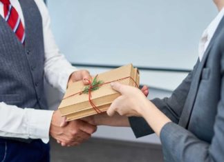 2023 Tet Holiday Gift Guide: 15 Practical and Thoughtful Ideas to Strengthen Your Relationship