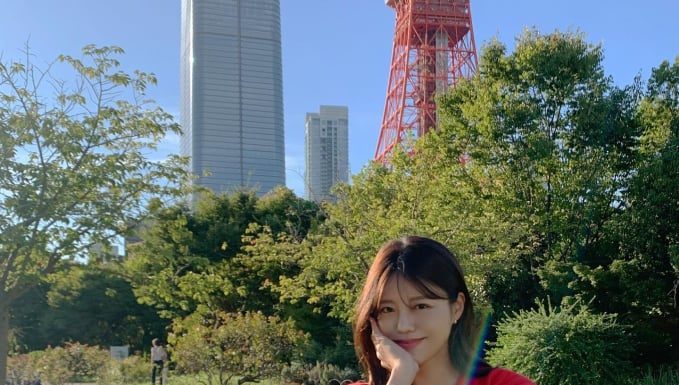 4 Classic Fashion Items to Elevate Your Style When Wearing Jeans