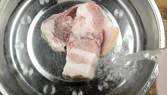 Defrosting Hard Frozen Meat: Use These 2 Ingredients to Soften and Tenderize Without Losing Flavor