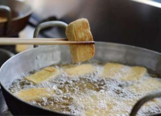Crispy and Tender Tofu in this Flavorful Dip, Perfectly Golden on the Outside