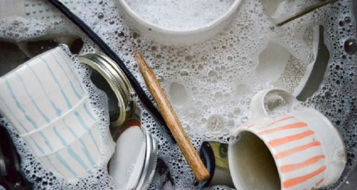 6 Mistakes When Dishwashing that can Harm your Health.