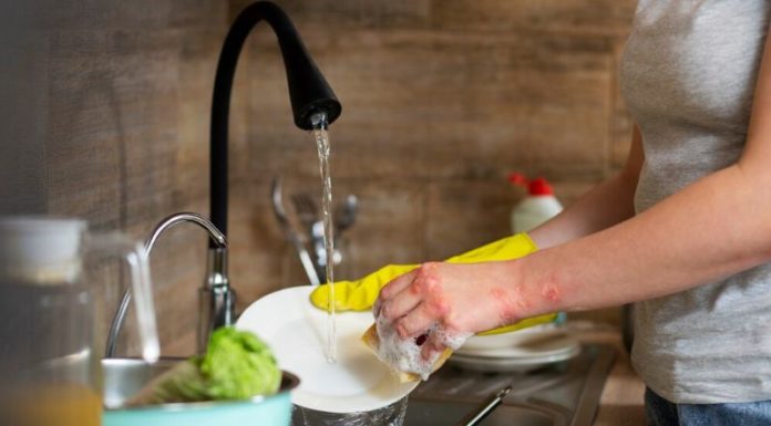 Why Should You Use Hot or Cold Water When Washing Dishes?
