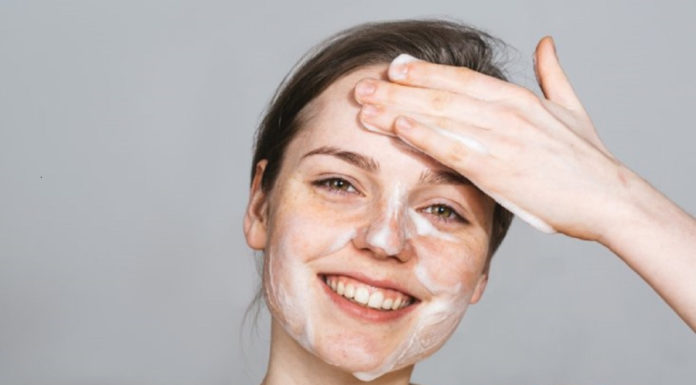 5 Important Tips for Keeping Your Skin Fresh and Youthful While Washing Your Face