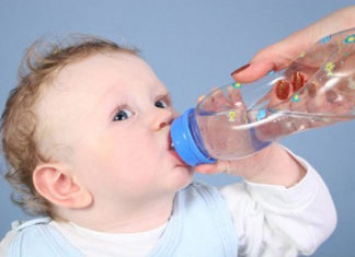 Do Babies Under 6 Months Need to Consume Water?