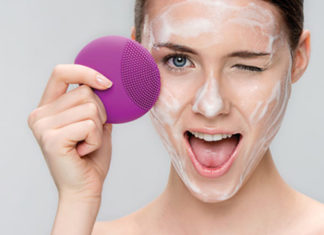 How to Effectively Use a Face Wash Machine to Fix Acne