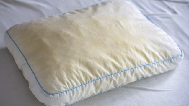 How to Combat Yellowing of Pillows