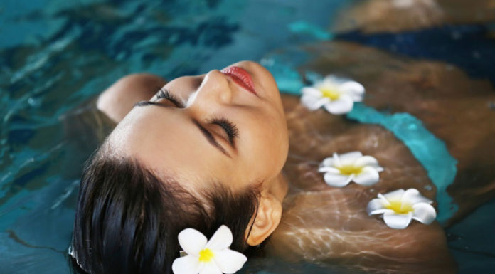 Is it better to take a shower in the evening or in the morning?