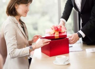 Don’t give these things as gifts at the beginning of the year, or it might strain relationships and cause financial loss.