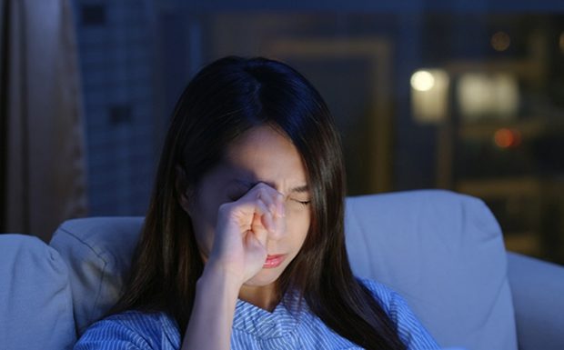 5 Simple Tips to Reduce the Harmful Effects of Blue Light on Your Eyes While Using Electronics During Tet Holiday