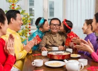 What color to wear on the first day of Tet Giap Thin 2024 to attract good luck and prosperity