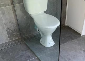 Mother seeks help online after experiencing a nightmare in the bathroom