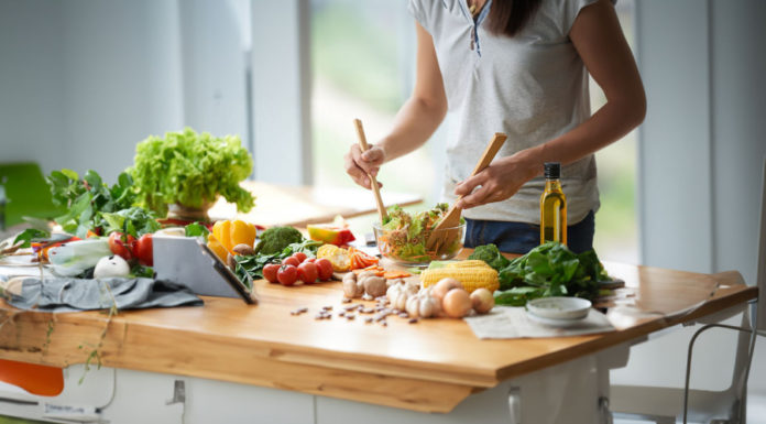 5 Common Eating Habits That Accelerate Aging and How to Quit Them for a More Youthful You by Tet