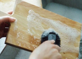 How to clean a wooden cutting board to prevent bringing disease into your body