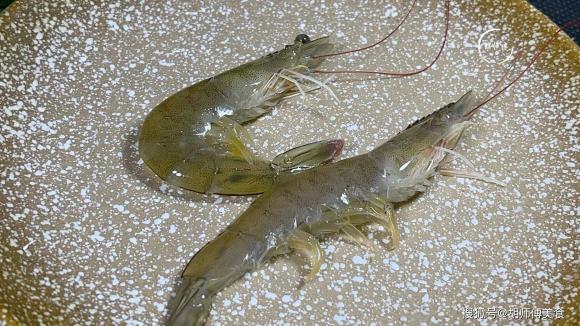 Surprising Truth: Should you buy straight shrimp or curved shrimp?